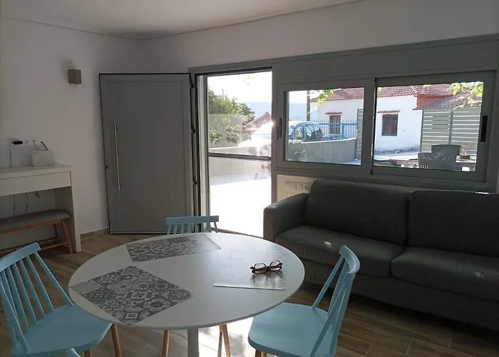 بيت للعطل Petrochori Memories House- Floor 0 *